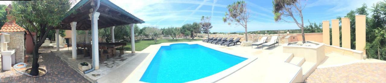 Villa Dabo Novalja Bagian luar foto