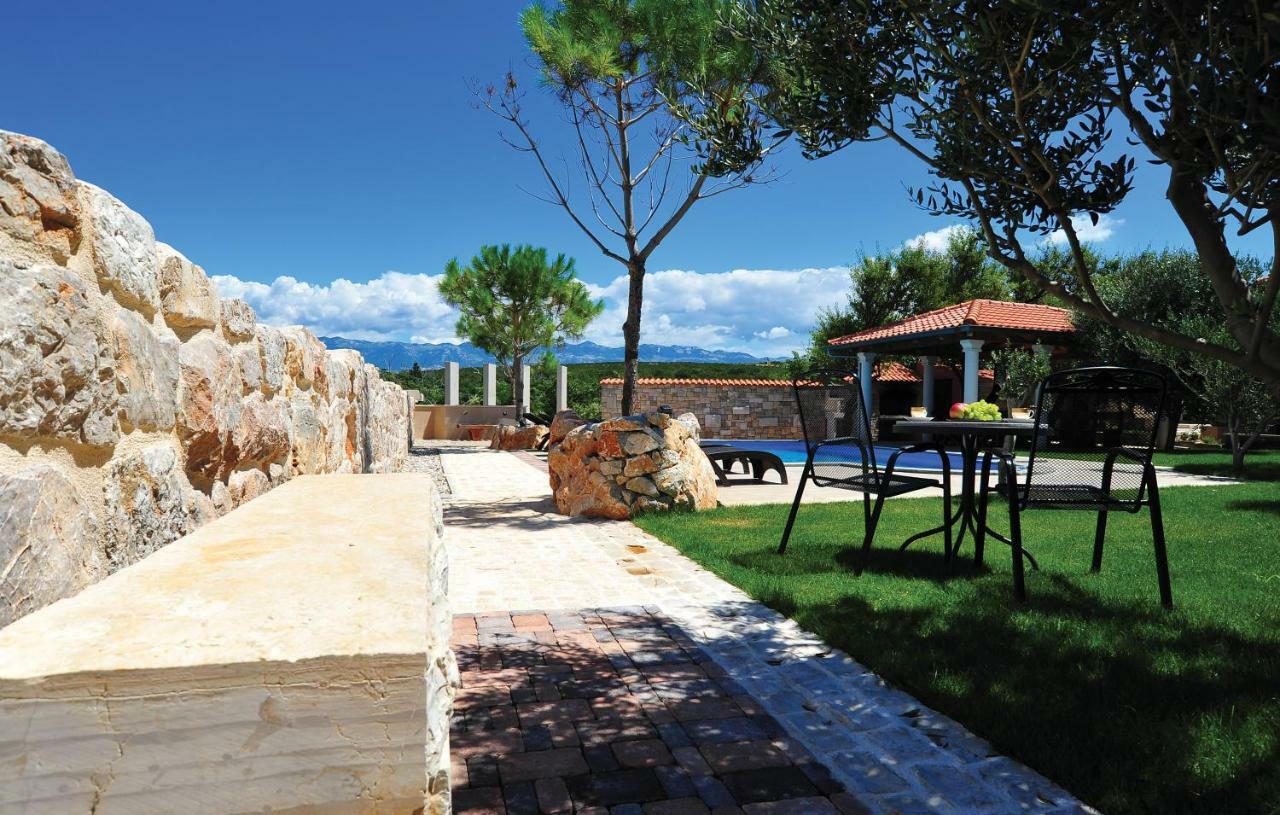 Villa Dabo Novalja Bagian luar foto